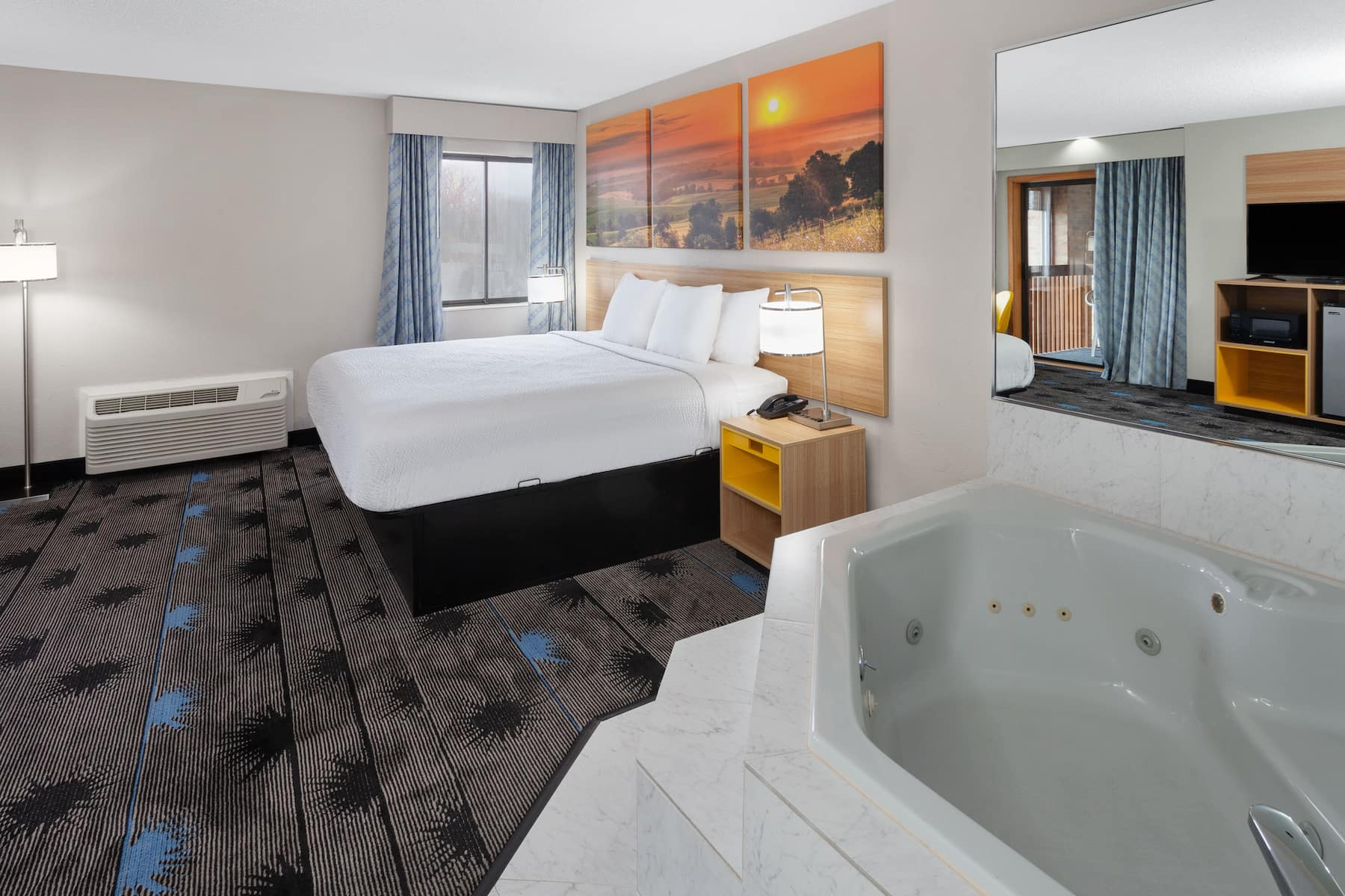 Days Inn Wooster Premium King Jacuzzi Suite Layout